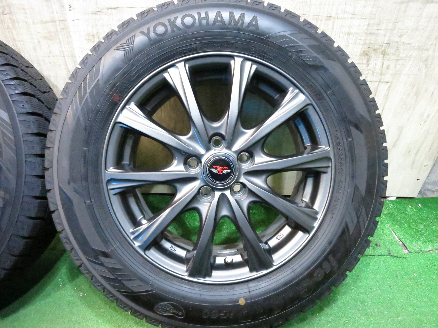 [送料無料]バリ溝！21年！キレイ！ほぼ10分★スタッドレス 195/65R15 ヨコハマ アイスガード iG60 TEAD weds テッド 15インチ PCD100/5H★3011103Hス