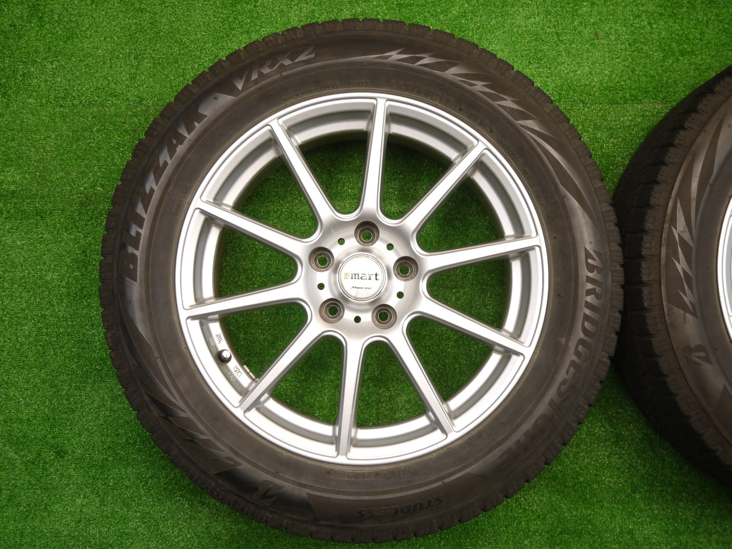[送料無料]キレイ★スタッドレス 225/55R17 ブリヂストン ブリザック VRX2 smart MANARAY SPORT スマート マナレイスポーツ 17インチ PCD114.3/5H★2071804クス