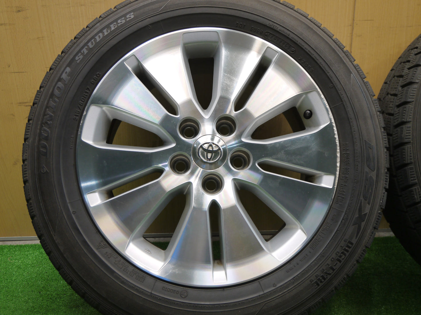 [送料無料]バリ溝！8.5分★トヨタ アルファード 純正 215/60R17 スタッドレス ダンロップ DSX 17インチ PCD114.3/5H エスティマ 等★2080802イス