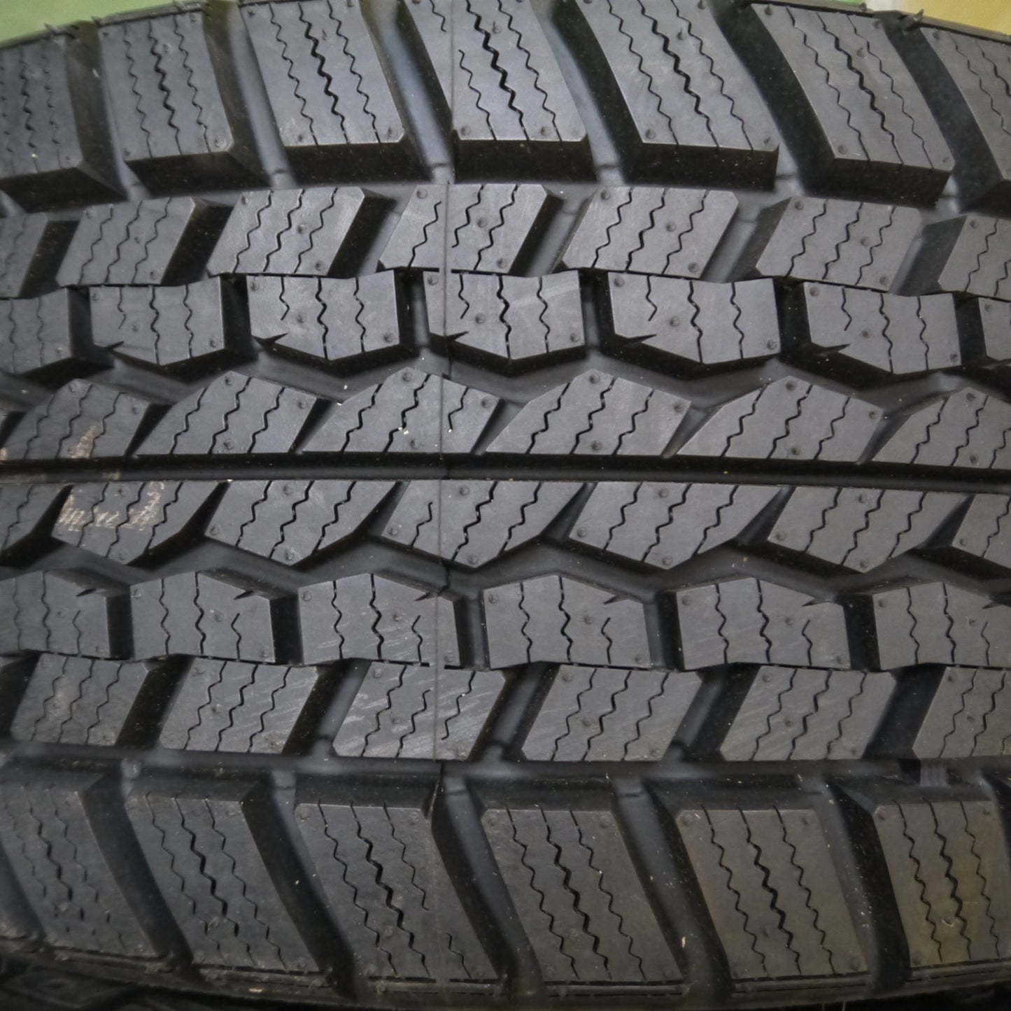 *送料無料*タイヤほぼ未使用★スタッドレス 265/50R14 ダンロップ SP LT01 スチール ホイール 14インチ PCD139.7/6H★4012912Hス