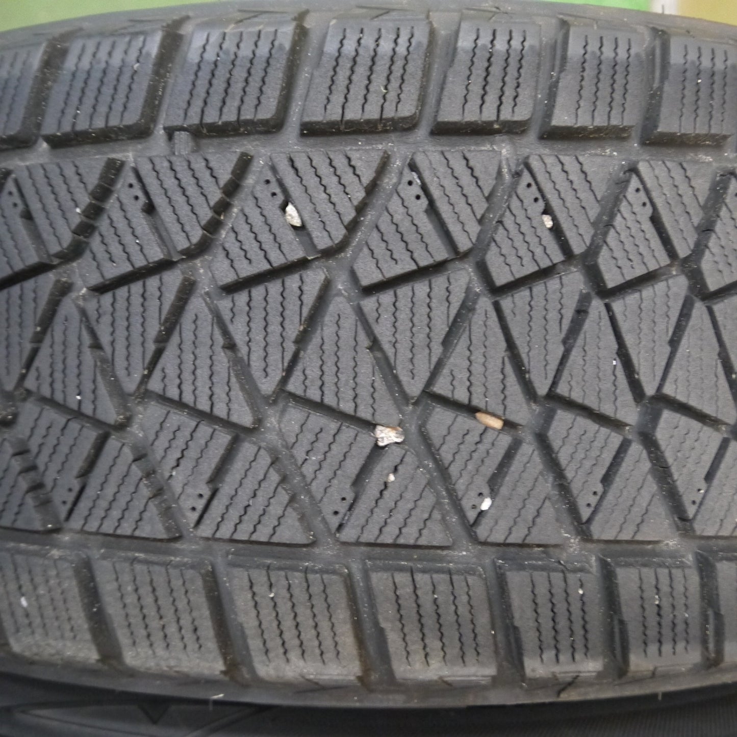 *送料無料* バリ溝！キレイ！9分★スタッドレス 225/60R18 ブリヂストン ブリザック DM-V2 Exceeder エクシーダー 18インチ PCD114.3/5H★4020203Hス