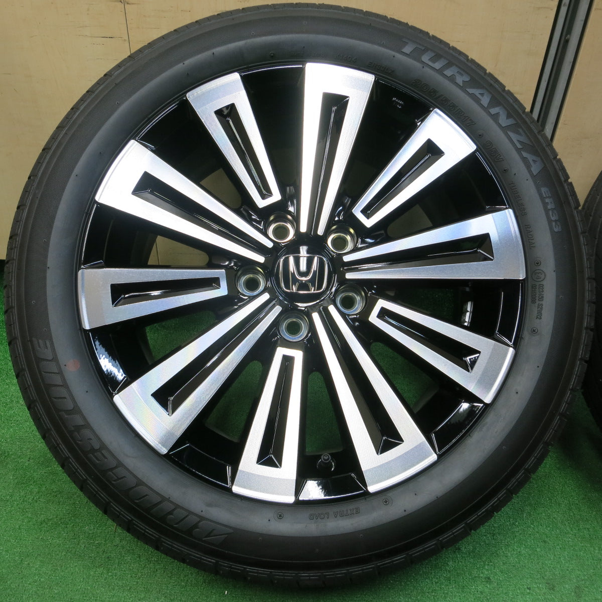 *送料無料*新車外し！23年★ホンダ RP8 ステップワゴン スパーダ 純正 205/55R17 ブリヂストン トランザ ER33 17インチ PCD114.3/5H★3121602イノ