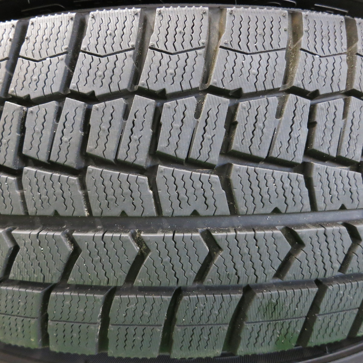 *送料無料*超バリ溝！20年！綺麗！ほぼ10分★スタッドレス 225/60R17 ダンロップ ウインターマックス WM02 Fang 17インチ PCD100/5H★3110107イス
