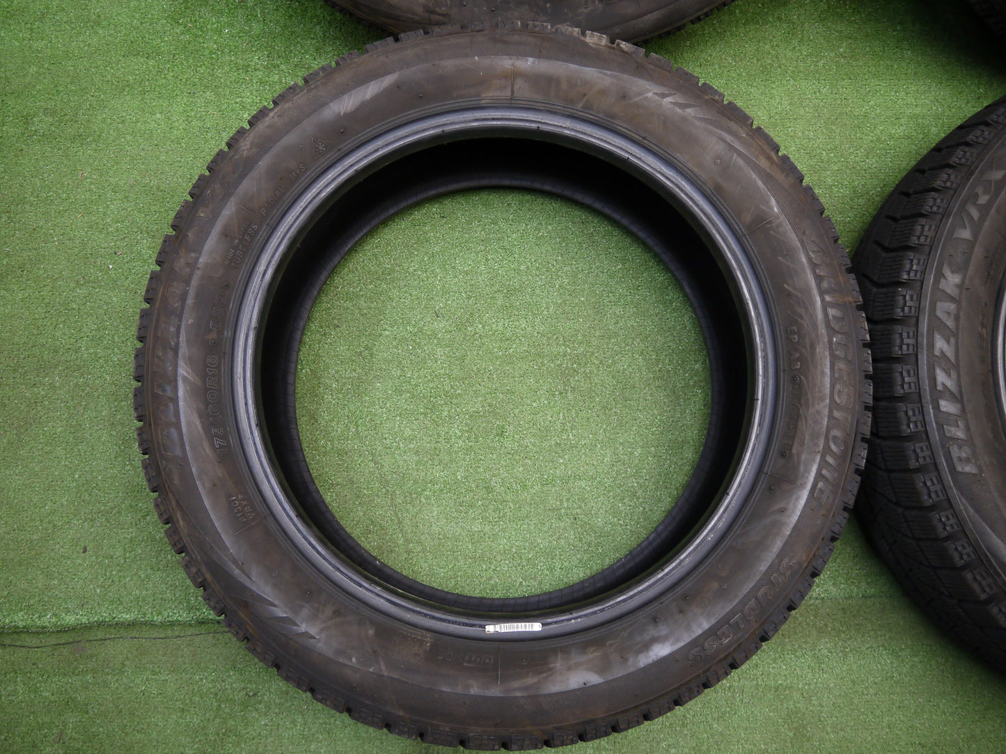 [送料無料]バリ溝！18年！8.5分★スタッドレス 175/60R16 ブリヂストン ブリザック VRX タイヤ 16インチ アクア デミオ ヤリス ラクティス 等★2020410ヤスタ