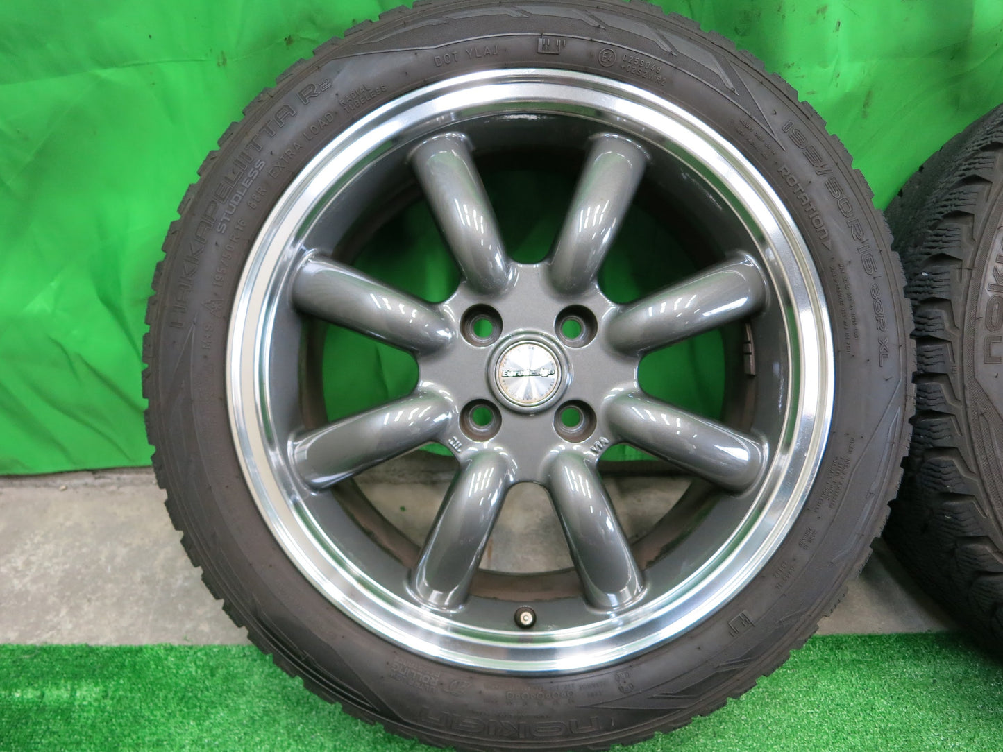 [送料無料]バリ溝！キレイ！9.5分★スタッドレス 195/50R16 Eurodesign クラシックエイト ノキアン ハッカペリッタ R2 Classic Eight 16 PCD100/4H★2081012ヒス
