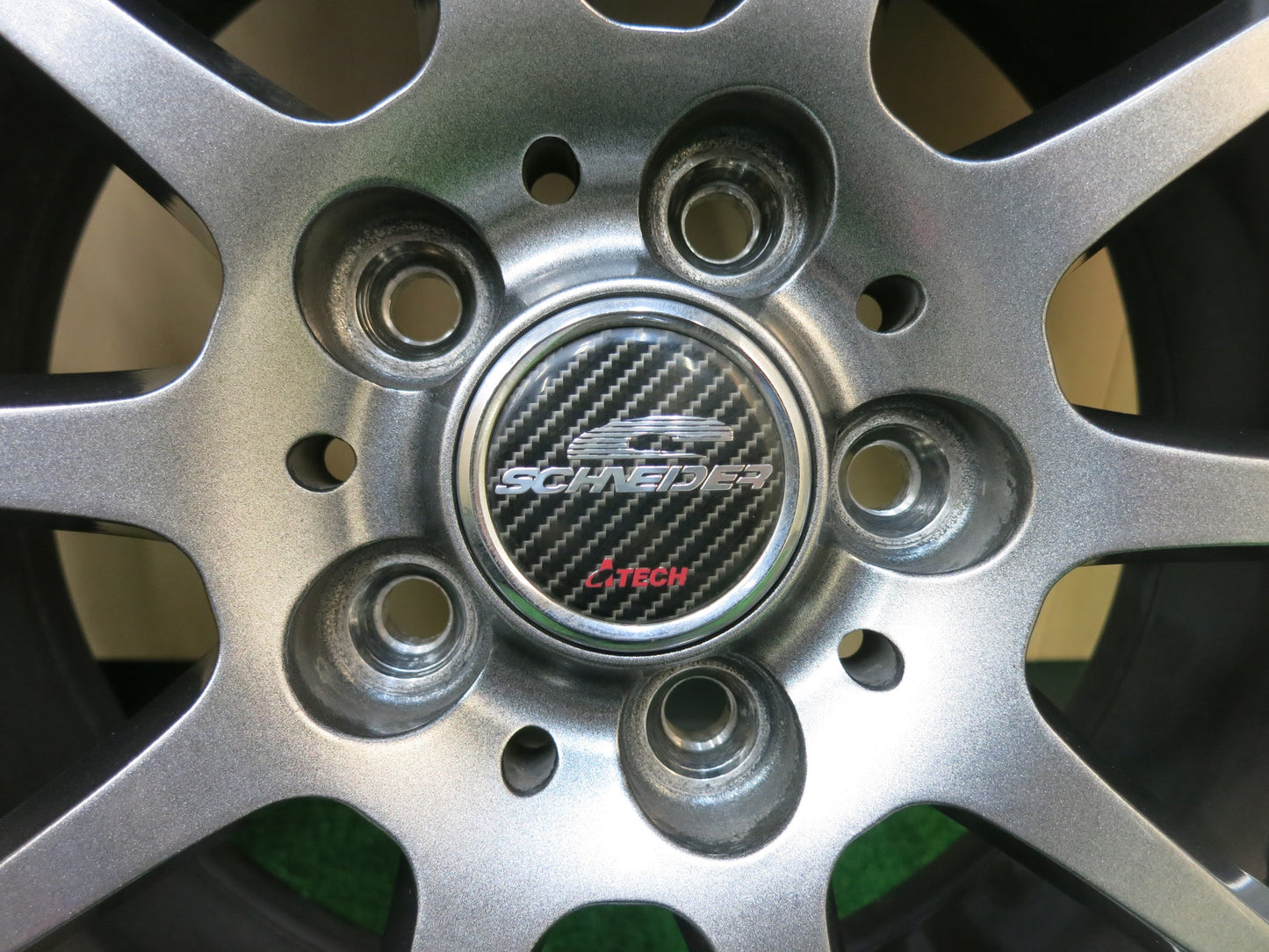 [送料無料]バリ溝！キレイ！9.5分★スタッドレス 175/65R15 ダンロップ ウインターマックス WM01 SCHNEIDER ATECH シュナイダー 15インチ PCD100/5H★3011807ヒス