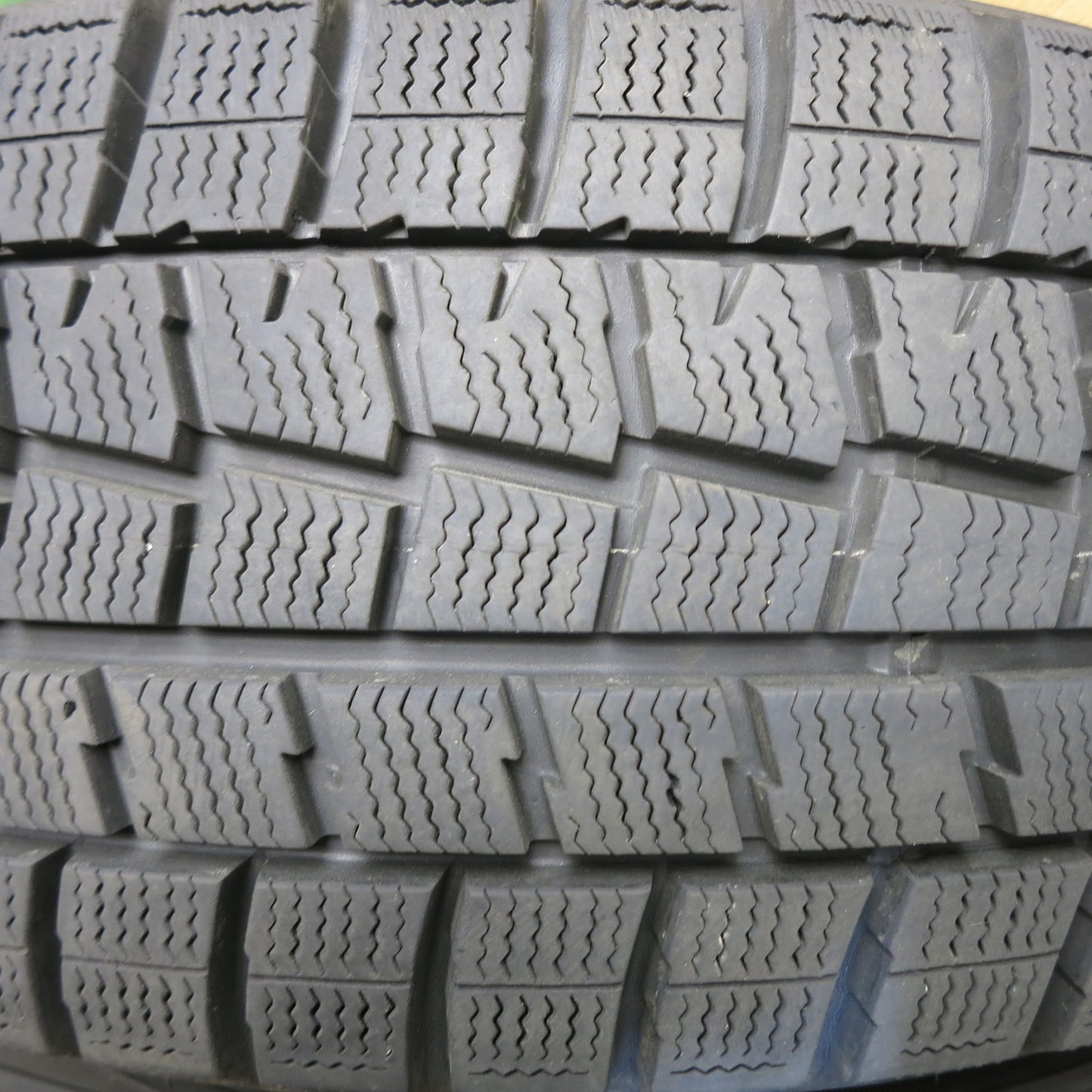[送料無料]バリ溝！綺麗！9.5分★トヨタ カローラ スポーツ 純正 205/55R16 スタッドレス ダンロップ ウインターマックス WM01 16インチ PCD100/5H★3061305Hス