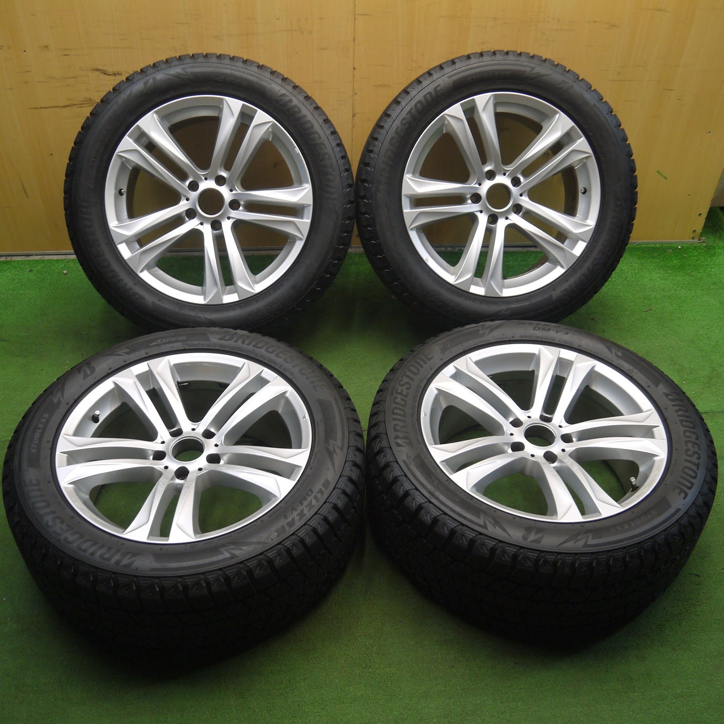 [送料無料]バリ溝！19年！キレイ！9.5分以上★BMW 等 MAK 265/50R19 スタッドレス ブリヂストン ブリザック DM-V3 19インチ PCD120/5H★3041202クス