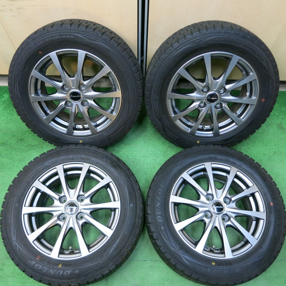 [送料無料]バリ溝！綺麗！9.5分★スタッドレス 175/65R14 ダンロップ ウインターマックス WM01 Exceeder HOTSTUFF エクシーダー 14インチ PCD100/4H★3070702イス