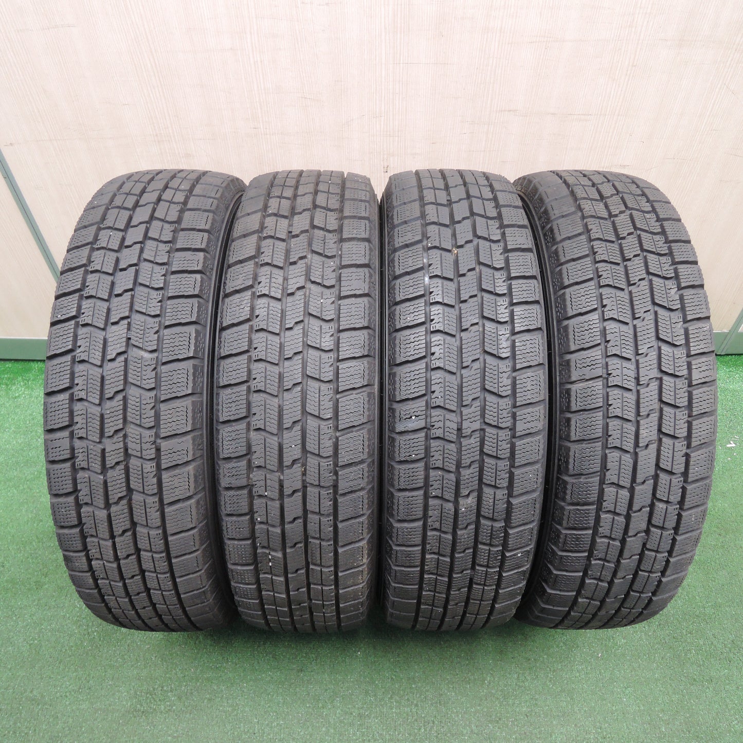 *送料無料*バリ溝！21年！キレイ！9.5分★スタッドレス 165/65R15 グッドイヤー アイスナビ7 SCHNEIDER MiD シュナイダー PCD100/4H★4010907TNス