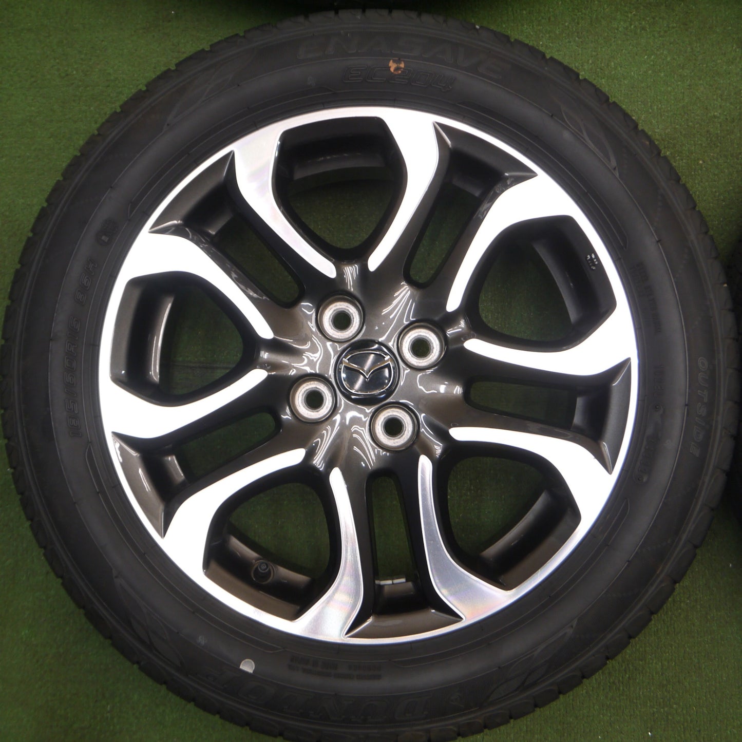 *送料無料* バリ溝！22年！キレイ！9.5分★マツダ DJ系 デミオ 純正 185/60R16 ダンロップ エナセーブ EC204 16インチ PCD100/4H★4022803KKノ