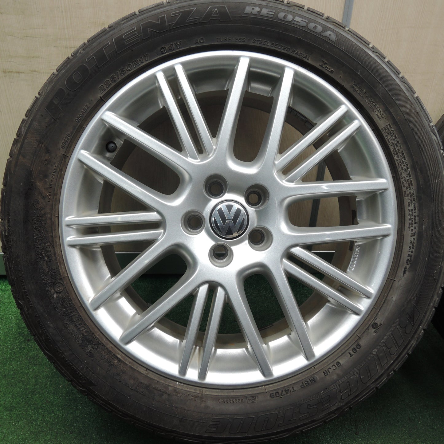 *送料無料* 4本価格★ワーゲン シャラン 純正 BORBET 225/50R17 ブリヂストン ポテンザ RE050A 17インチ ボルベット PCD100/5H★4020309HAノ