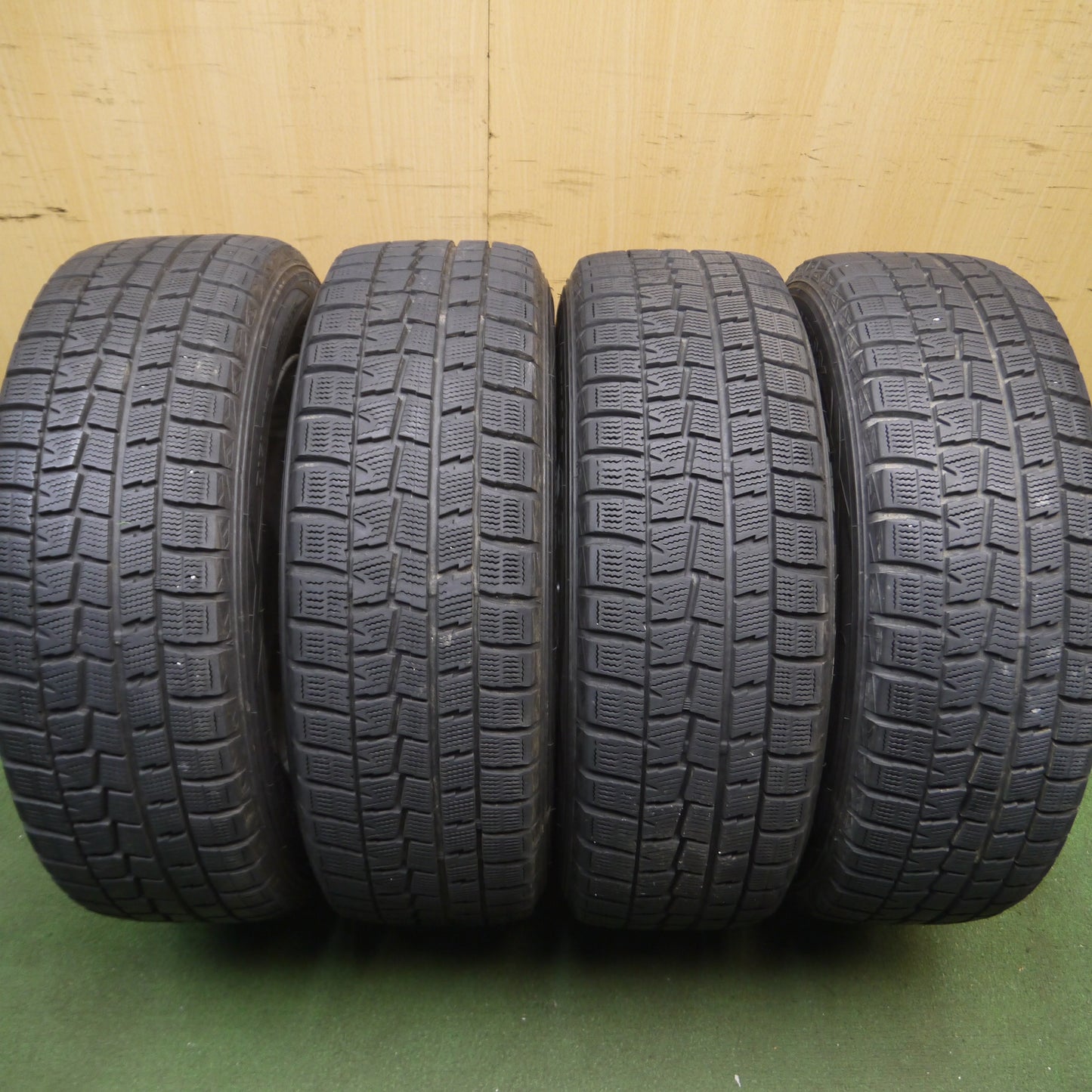 *送料無料*バリ溝！9分★スタッドレス 195/65R15 ダンロップ ウインターマックス WM01 ECO FORME エコフォルム 15インチ PCD114.3/5H★3102704Hス