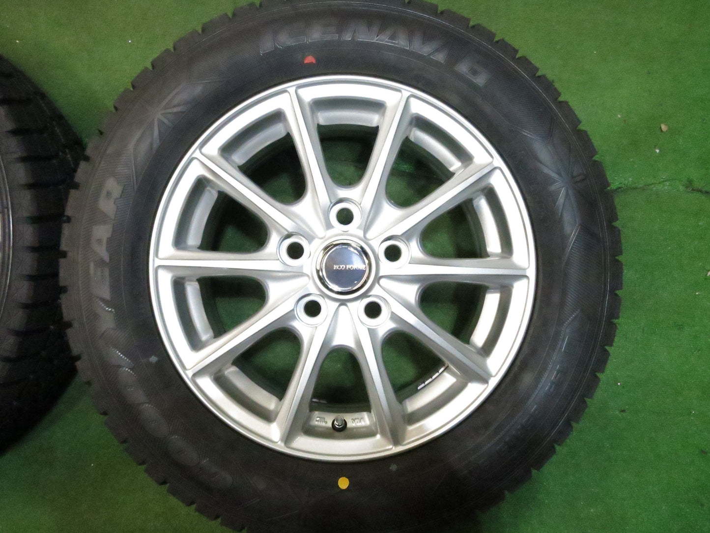 [送料無料]未使用！19年★スタッドレス 195/65R15 グッドイヤー アイスナビ6 ECO FORME エコフォルム 15インチ PCD114.3/5H★3021007Hス