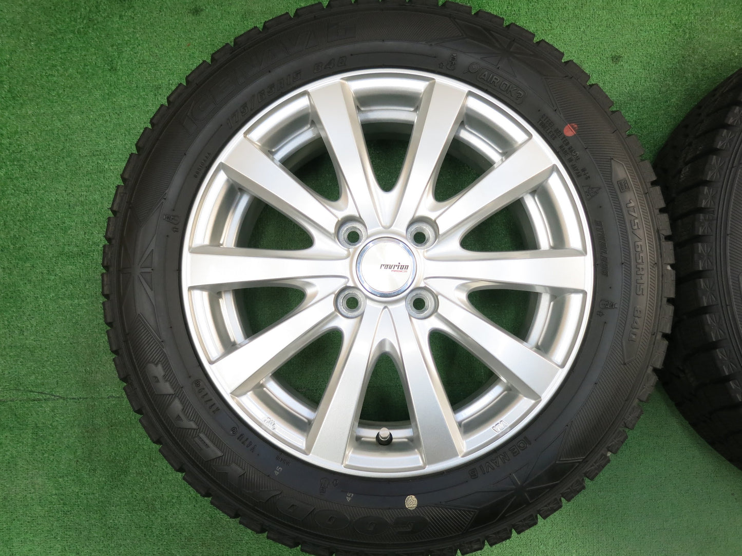 [送料無料]超バリ溝！19年！キレイ！ほぼ10分★スタッドレス 175/65R15 グッドイヤー アイスナビ6 ravrion RS01 ラブリオン 15インチ PCD100/4H★3022203ヒス