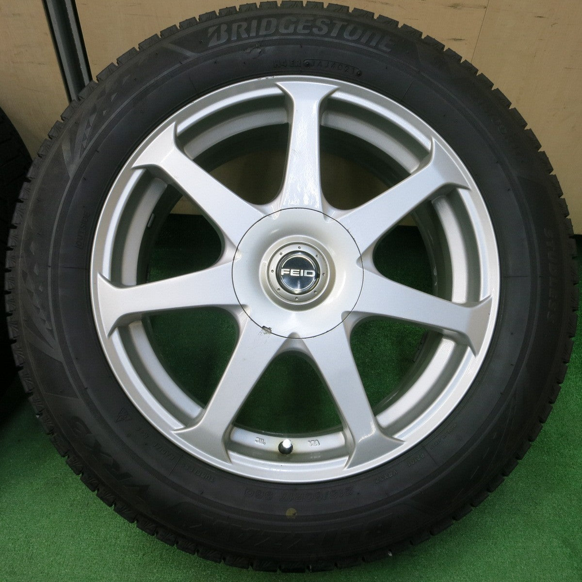 *送料無料* バリ溝！21年！9.5分★スタッドレス 215/60R17 ブリヂストン ブリザック VRX3 FEID 17インチ PCD100 114.3/5H マルチ★4022007イス