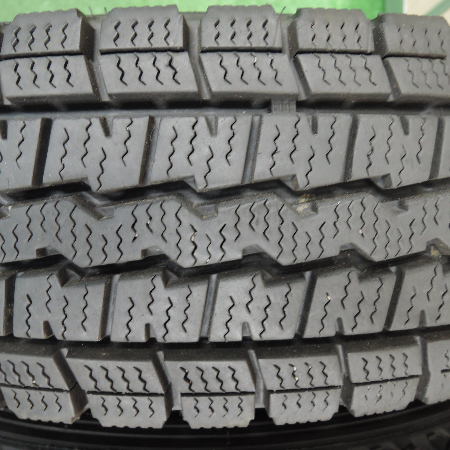 *送料無料*バリ溝！21年！9.5分★スタッドレス 145R12 6PR ダンロップ ウインターマックス SV01 TOPRUN トップラン 12インチ PCD100/4H★3120909TNス