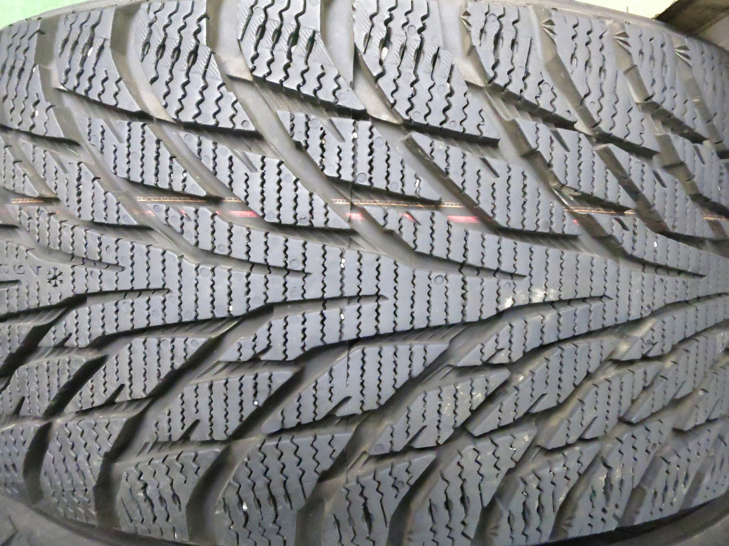 [送料無料]21年 バリ溝！綺麗★アウディ等 205/55R16 スタッドレス ノキアン ハッカペリッタR2 Eurodesign ユーロデザイン 16インチ PCD112/5H★3021016Hス