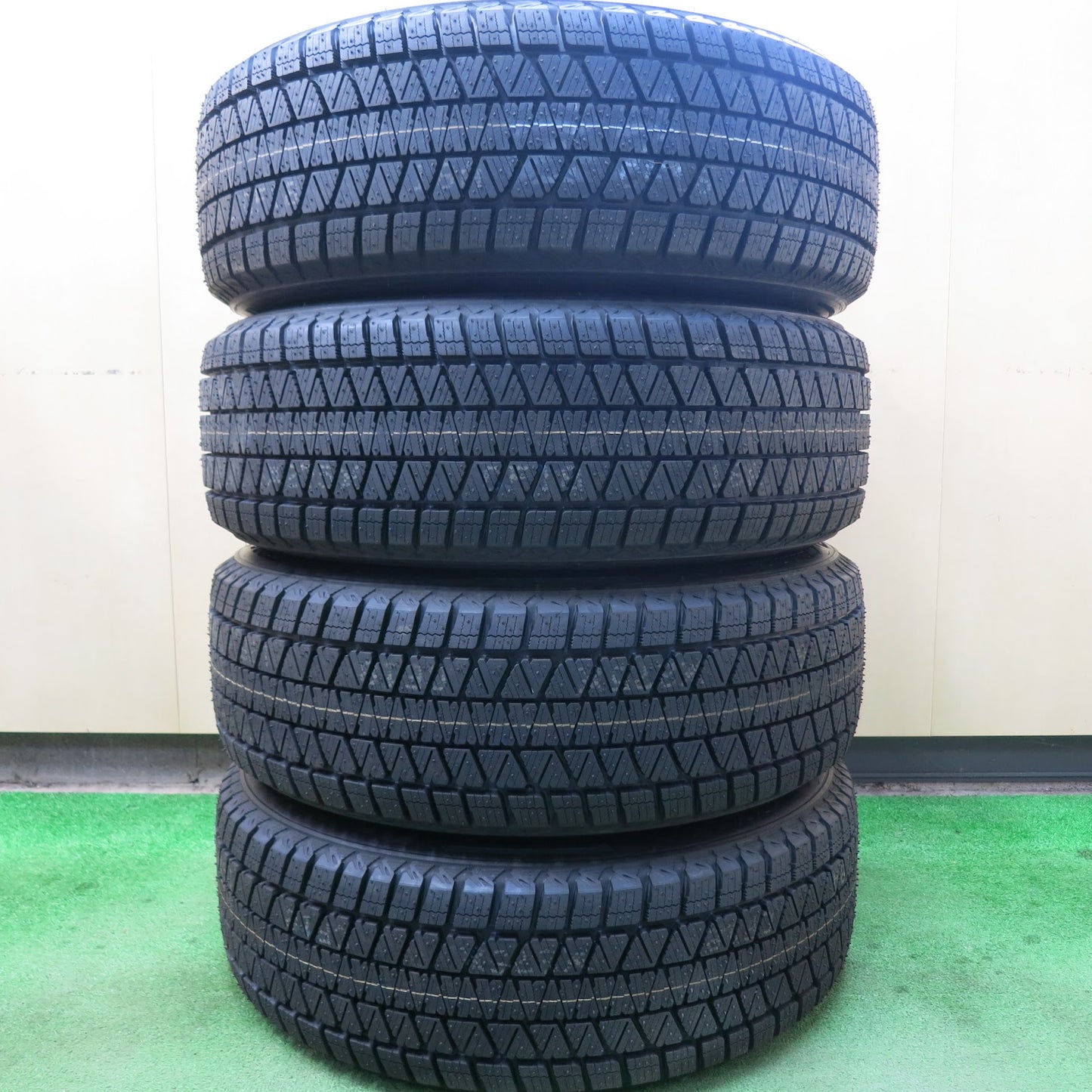 [送料無料]未使用！21年★スタッドレス 225/60R18 ブリヂストン ブリザック DM-V3 BALMINUM バルミナ 18インチ PCD114.3/5H★3032502ヒス