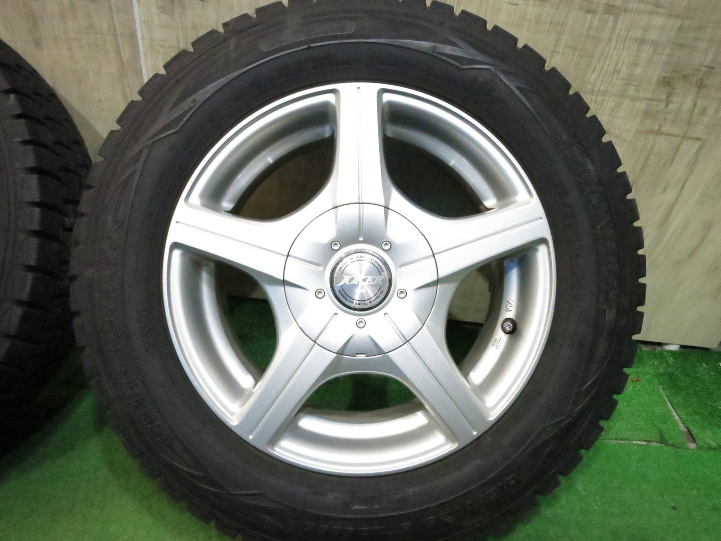 [送料無料]バリ溝！19年！キレイ！ほぼ10分★スタッドレス 175/70R14 ダンロップ ウインターマックス WM01 JOKER 14インチ PCD100 114.3/4H マルチ★3020804Hス