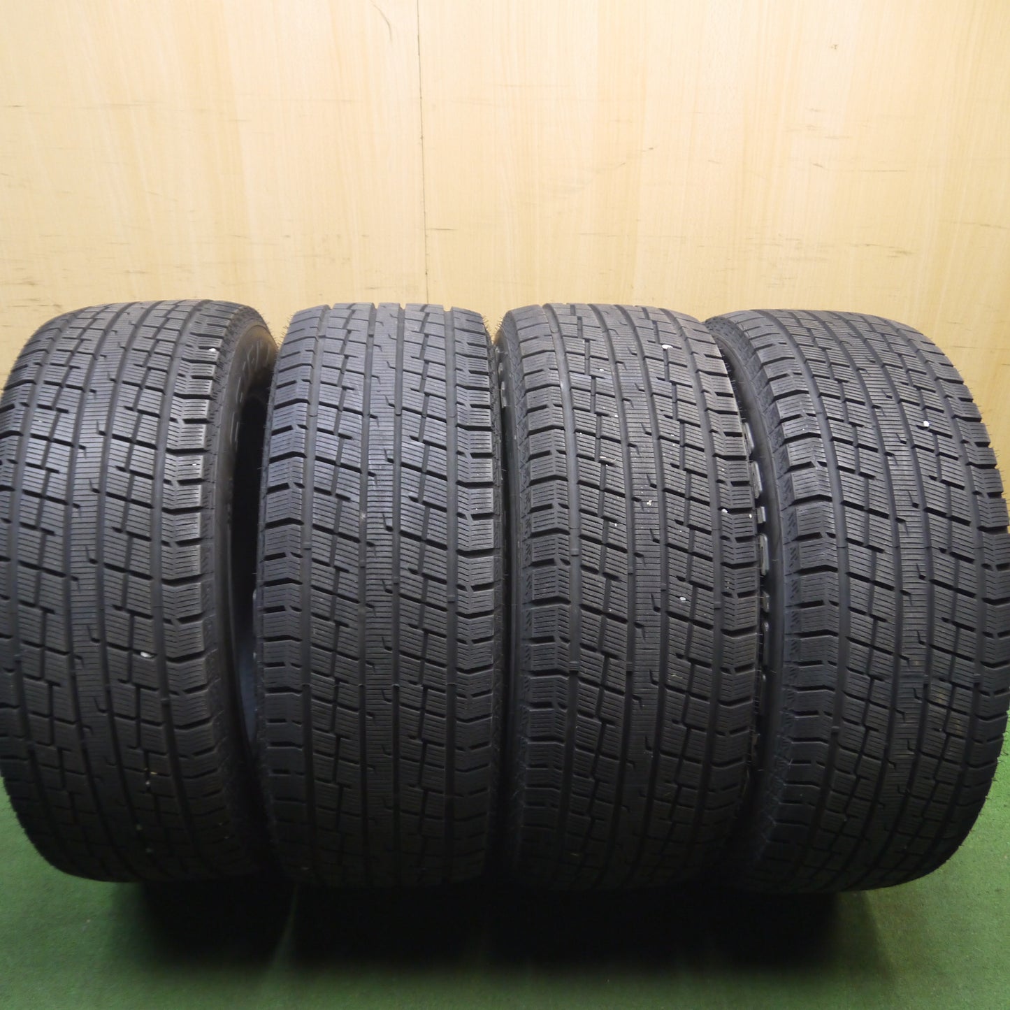*送料無料*ほぼ未使用！22年★265/60R18 ホワイトレター グリップマックス GRIP ICE X SUV タイヤ 18インチ ランクル パジェロ ゲレンデ等★3121808Hスタ