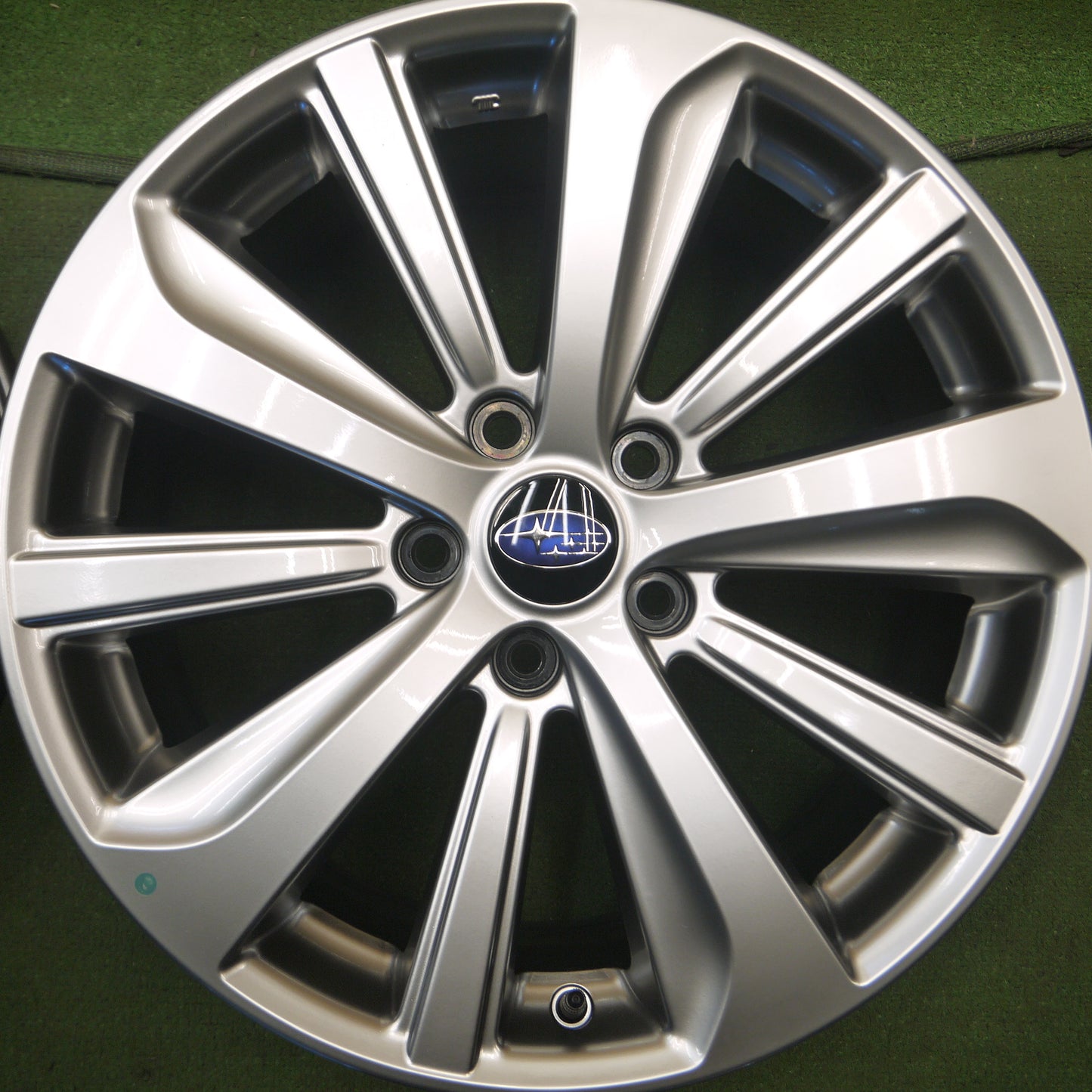 *送料無料*キレイ★スバル B4 レガシィ 純正 ホイール 18インチ 18×7.5J PCD114.3/5H★3112904Hホ