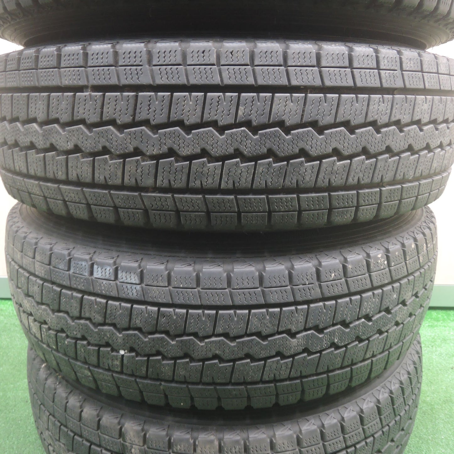 [送料無料]4本価格★ハイエース 等 195/80R15 107/105L スタッドレス ダンロップ ウインターマックス SV01 weds 15インチ PCD139.7/6H★3110705SYス
