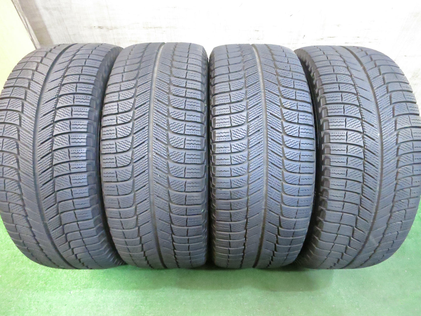 [送料無料]バリ溝！キレイ！9.5分★BMW 等 245/45R18 スタッドレス ミシュラン X-ICE3+ SPORTECHNIC スポーツテクニック 18インチ PCD112/5H★3021715Hス