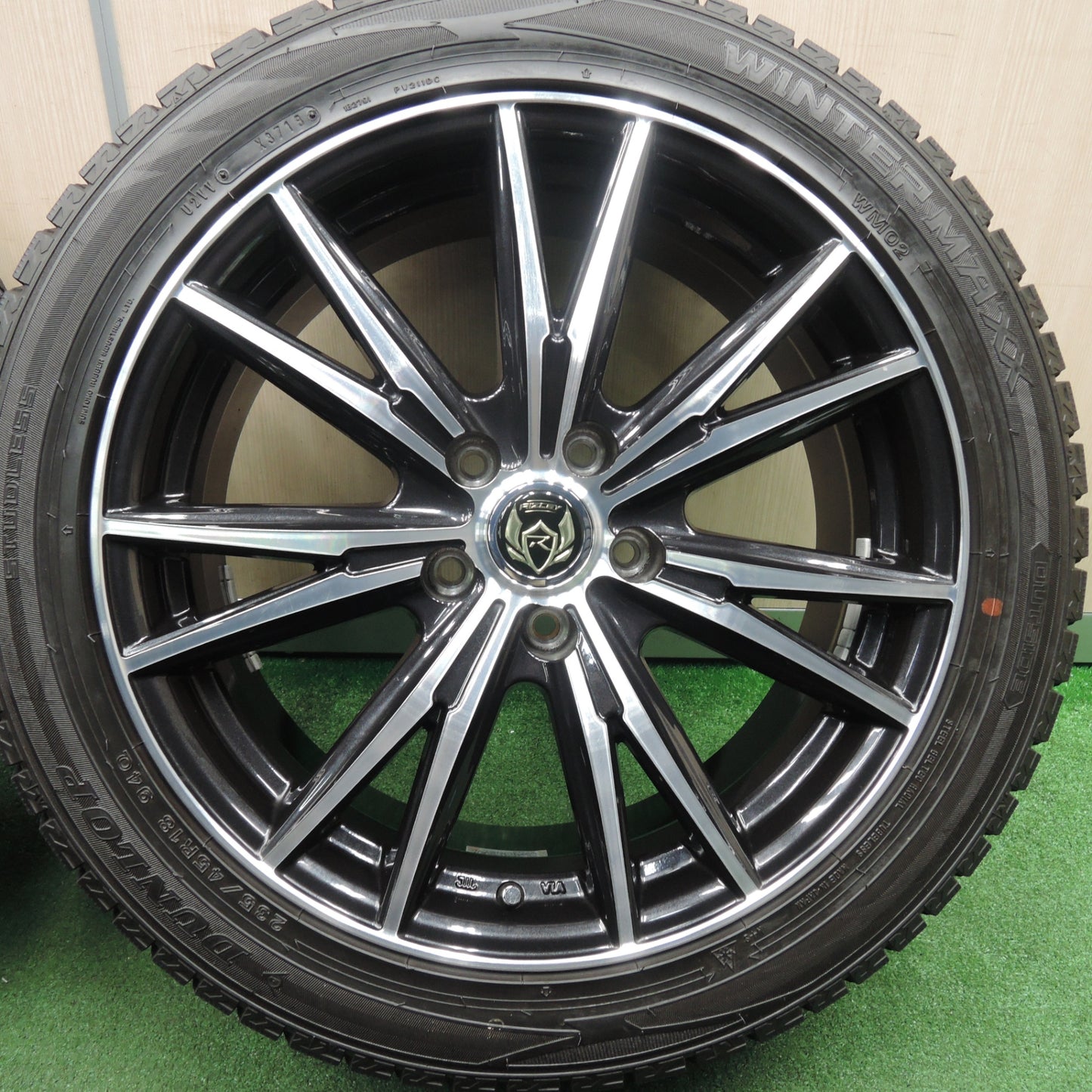 [送料無料] バリ溝！ほぼ10分！キレイ★スタッドレス 235/45R18 ダンロップ ウインターマックス WM02 RiZLEY weds ライツレー 18インチ PCD114.3/5H★4011906TNス