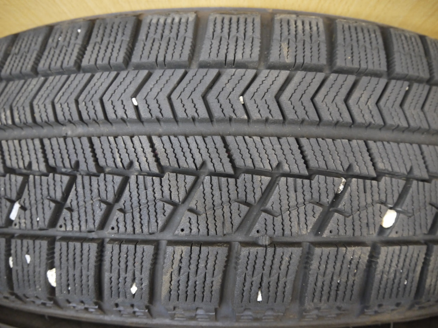 [送料無料]バリ溝！18年！8.5分★スタッドレス 175/60R16 ブリヂストン ブリザック VRX タイヤ 16インチ アクア デミオ ヤリス ラクティス 等★2020410ヤスタ