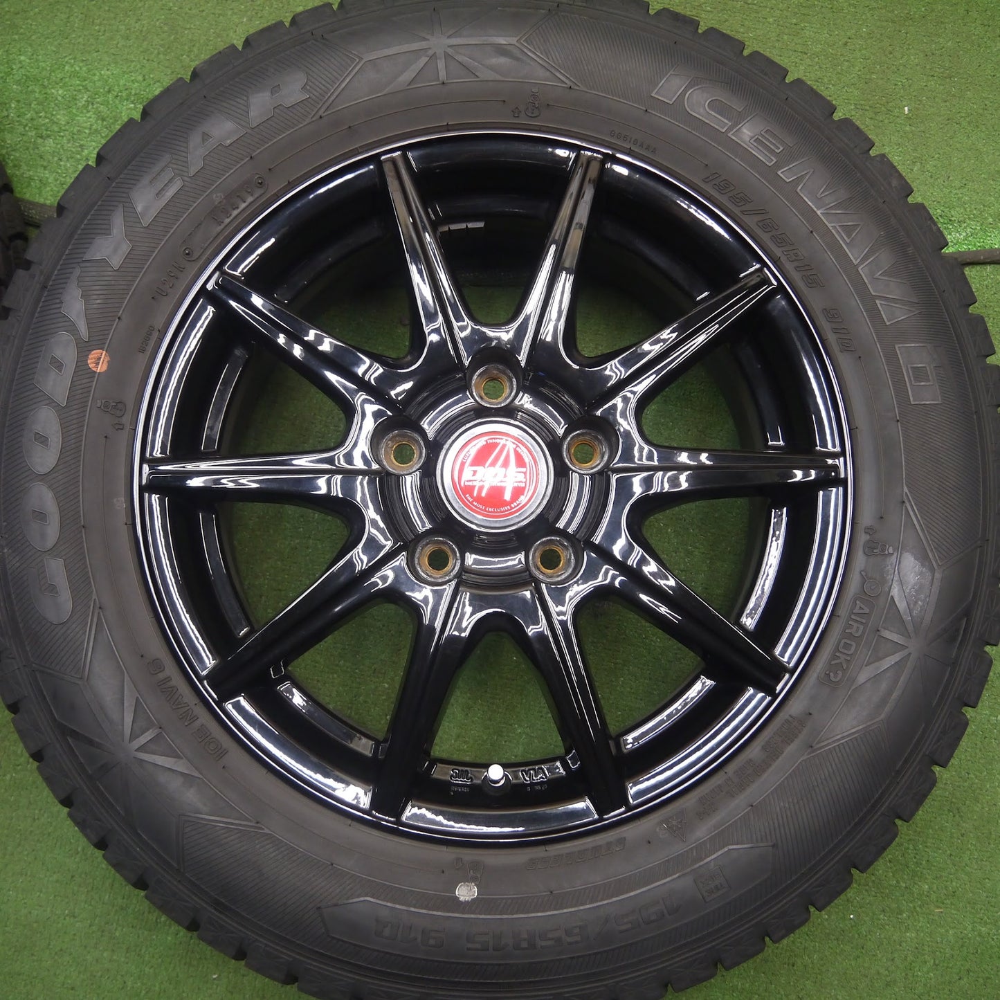 [送料無料]バリ溝！19年！キレイ！9.5分★スタッドレス 195/65R15 グッドイヤー アイスナビ6 D.O.S. DOS 社外 アルミ 15インチ PCD114.3/5H★3082304Hス