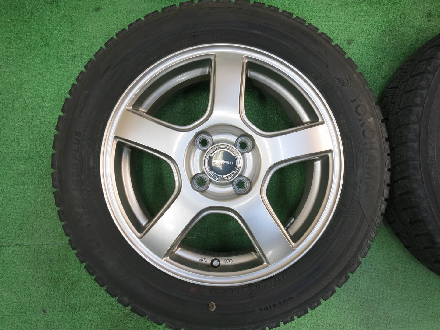 [送料無料]バリ溝！9.5分★スタッドレス 175/65R15 ヨコハマ アイスガード iG50 プラス TOPRUN トップラン 15インチ PCD100/4H★3030701ヒス