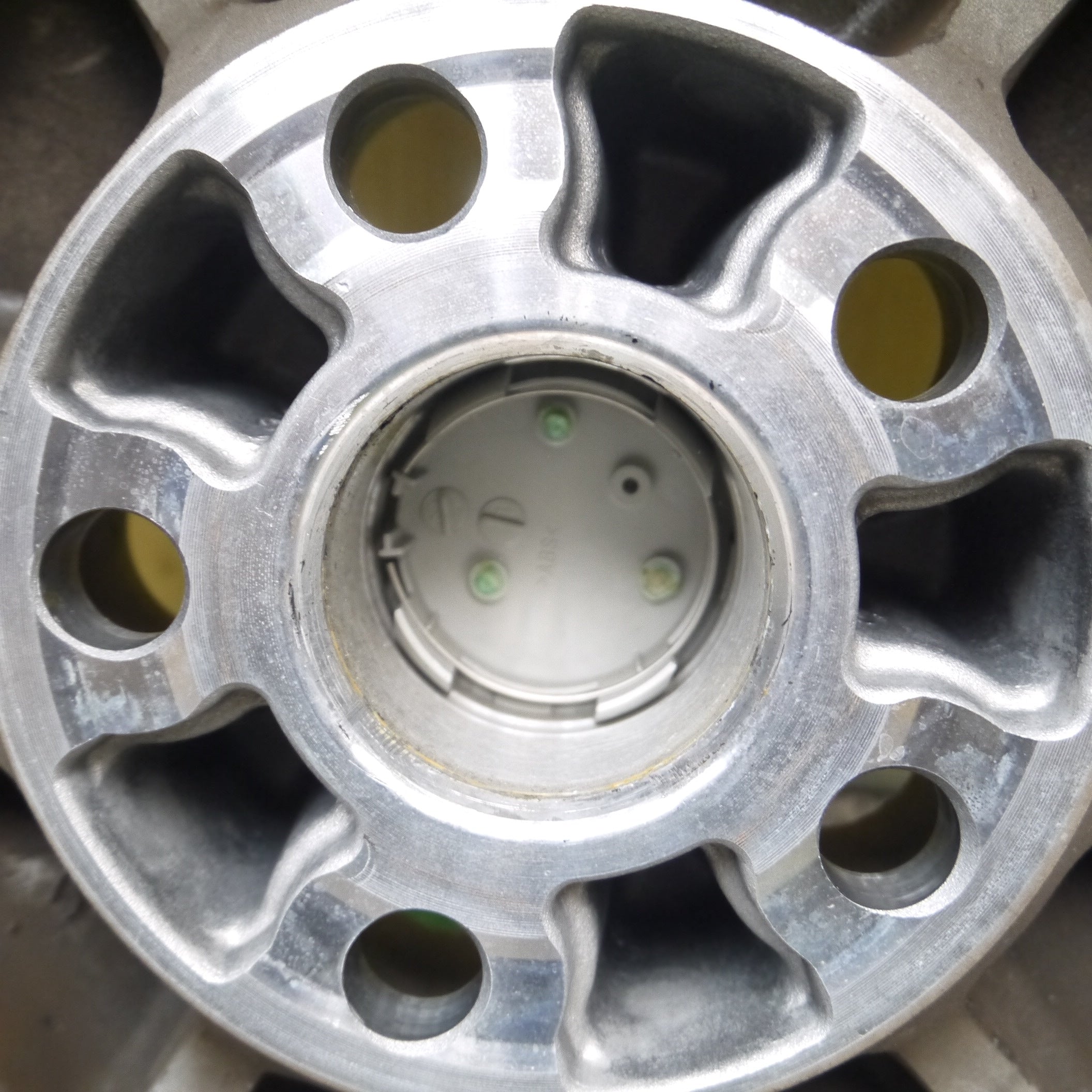 クルーガー 純正17インチ vrx2付き 送料無料*キレイ☆トヨタ クルーガー 純正 ホイール 17インチ 17×6.5JJ
