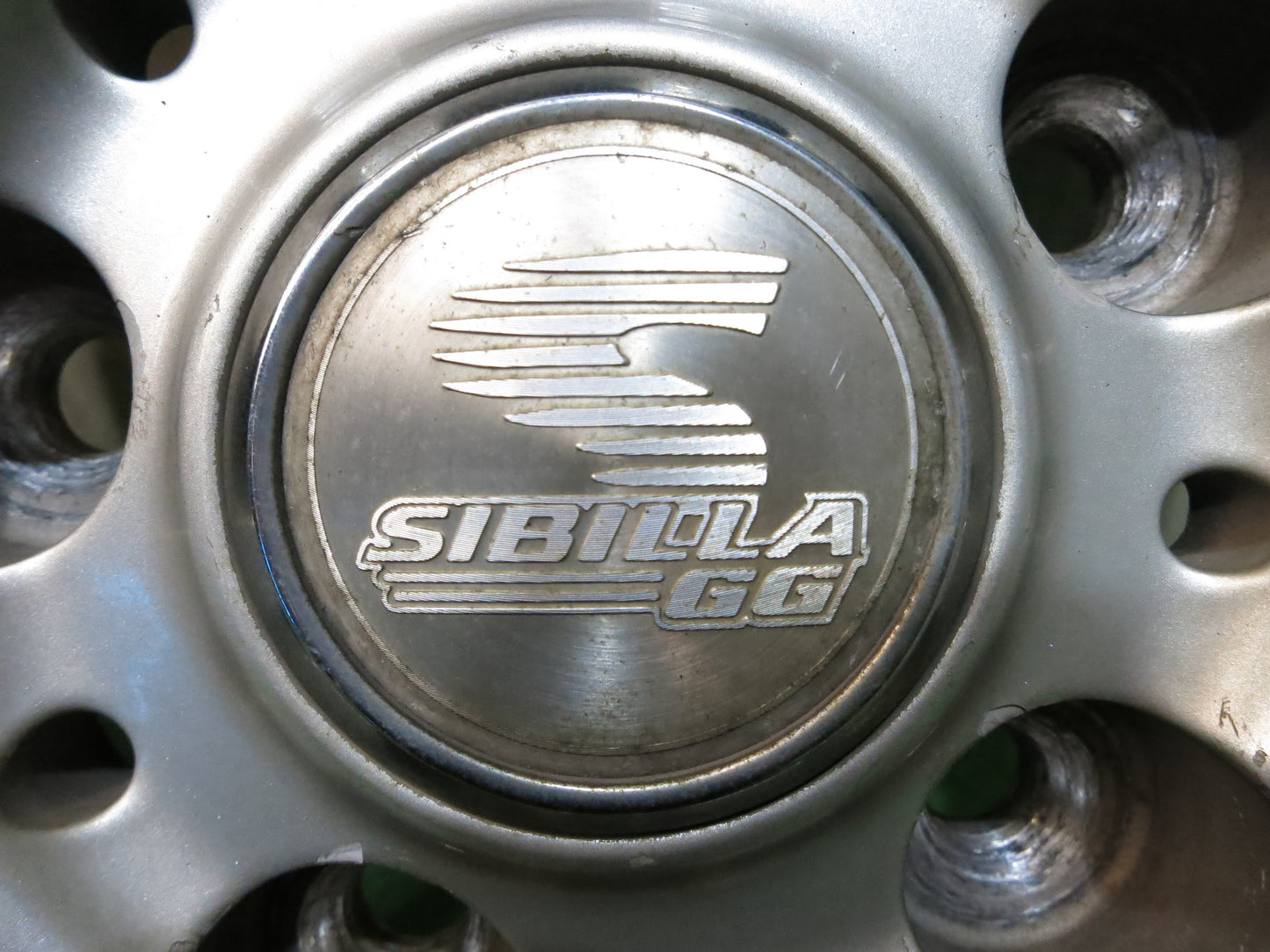 [送料無料]バリ溝！21年！ほぼ10分★スタッドレス 195/65R15 ピレリ アイスアシンメトリコ プラス SIBILLA GG シビラ 15インチ PCD114.3/5H★2120904Hス