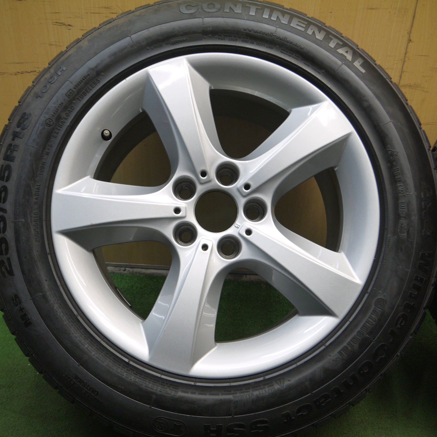*送料無料*バリ溝！キレイ！8.5分★BMW X5 E70 純正 255/55R18 スタッドレス コンチネンタル 4X4 ウインターコンタクト SSR RSC 18インチ PCD120/5H★3121805Hス
