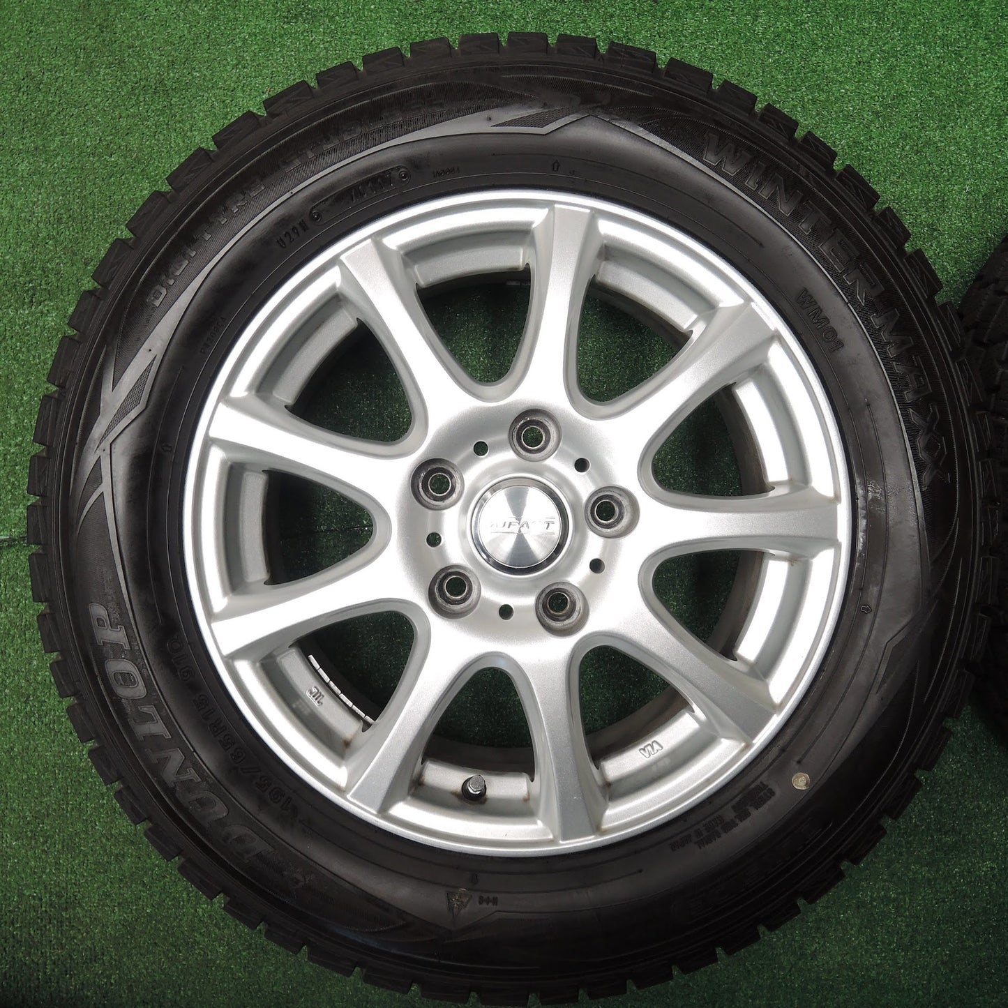 [送料無料]バリ溝！キレイ！9.5分★スタッドレス 195/65R15 ダンロップ ウインターマックス WM01 DUFACT デュファクト 15インチ PCD114.3/5H★3102402NJス
