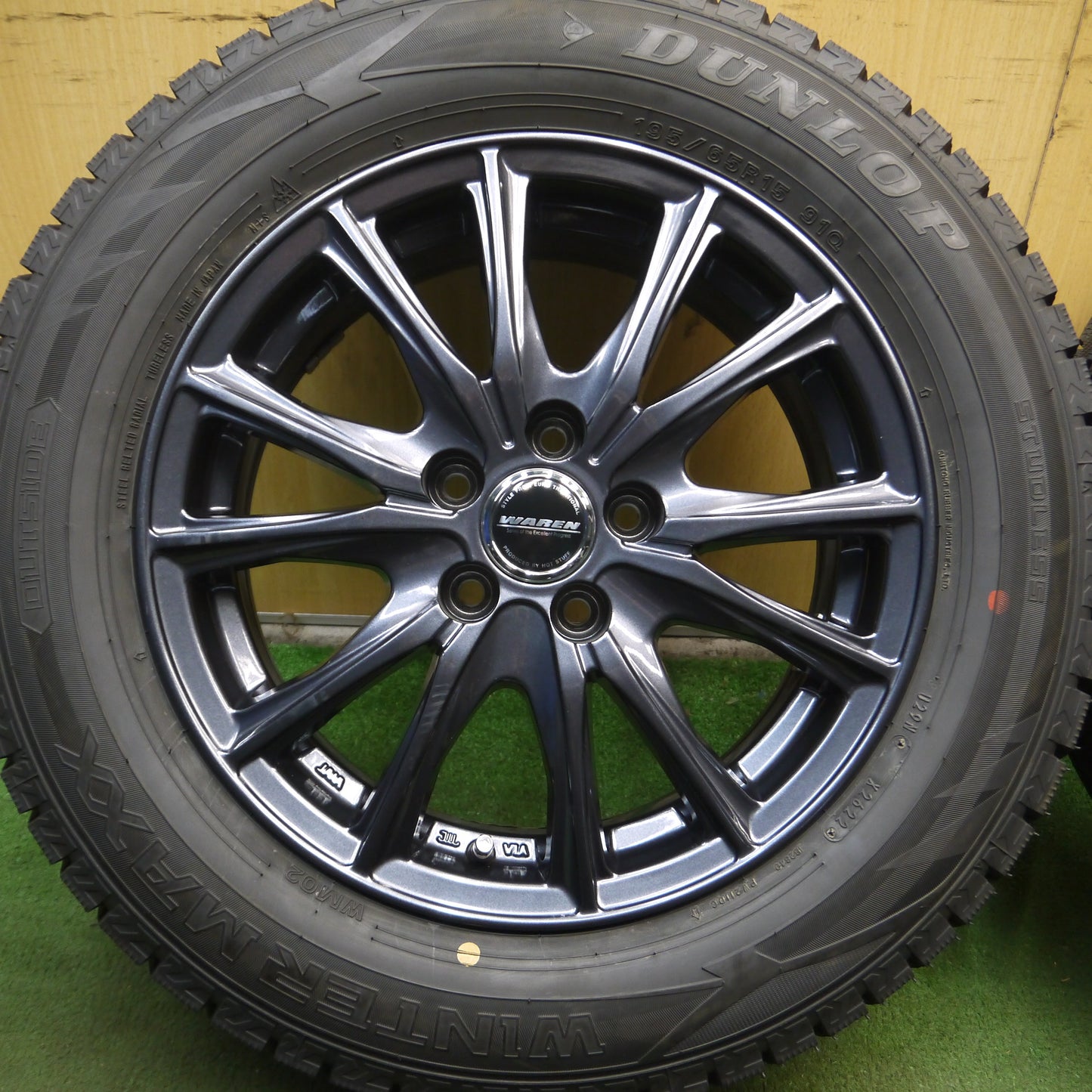 *送料無料*超バリ溝！22年！キレイ！ほぼ10分★スタッドレス 195/65R15 ダンロップ ウインターマックス WM02 WAREN ヴァーレン 15インチ PCD100/5H★4011011Hス