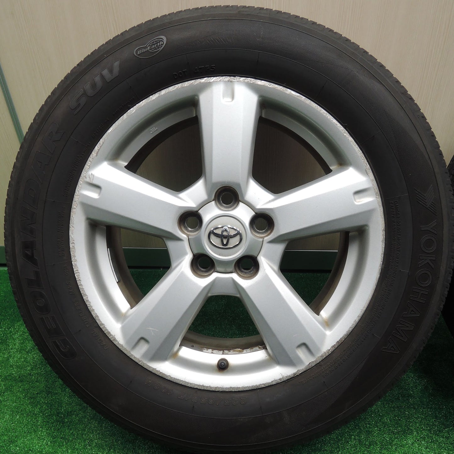 [送料無料]バリ溝！8.5分★トヨタ RAV4 純正 225/65R17 グッドイヤー ASSURANCE 17インチ PCD114.3/5H★3070601IHノ