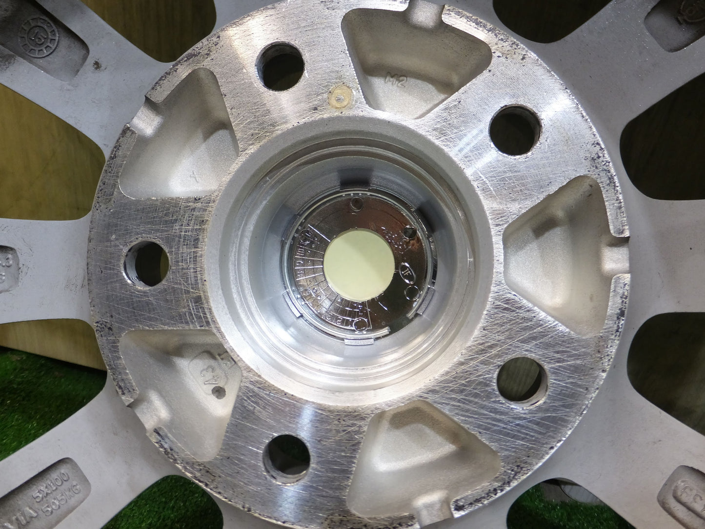 [送料無料]超バリ溝！キレイ！9.5分以上★スタッドレス 195/65R15 ヨコハマ アイスガード iG60 JOKER ジョーカー 15インチ PCD114.3/5H★2080816Hス