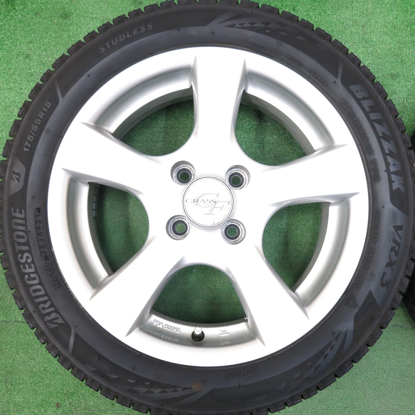 [送料無料]バリ溝！21年！9.5分★三菱 アイ 145/65R15 175/55R15 スタッドレス ブリヂストン ブリザック VRX3 GRASS GF グラス 15インチ PCD100/4H★3042501ヒス