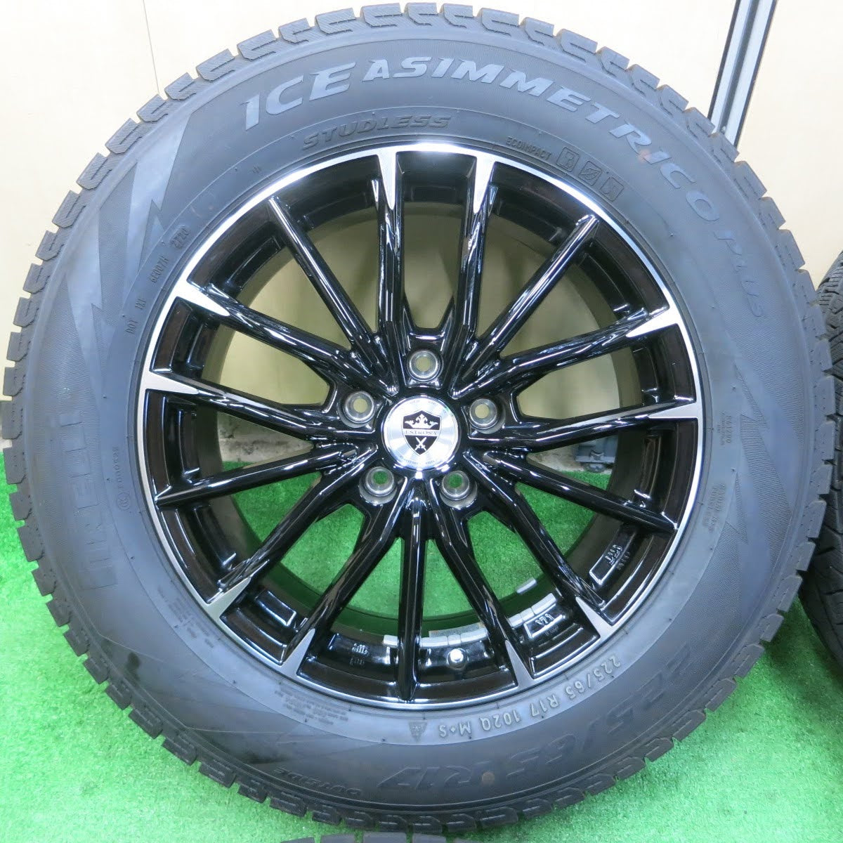 [送料無料]バリ溝！20年！キレイ！9.5分★Lehrmeister ESTROSA DF-10 225/65R17 スタッドレス ピレリ アイスアシンメトリコ プラス PCD114.3/5H★3061302イス
