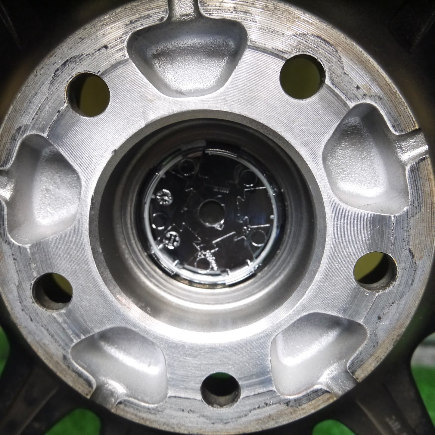[送料無料]バリ溝！19年！キレイ！ほぼ10分★スタッドレス 195/65R15 グッドイヤー アイスナビ6 Laffite ラフィット 15インチ PCD114.3/5H★3071201Hス