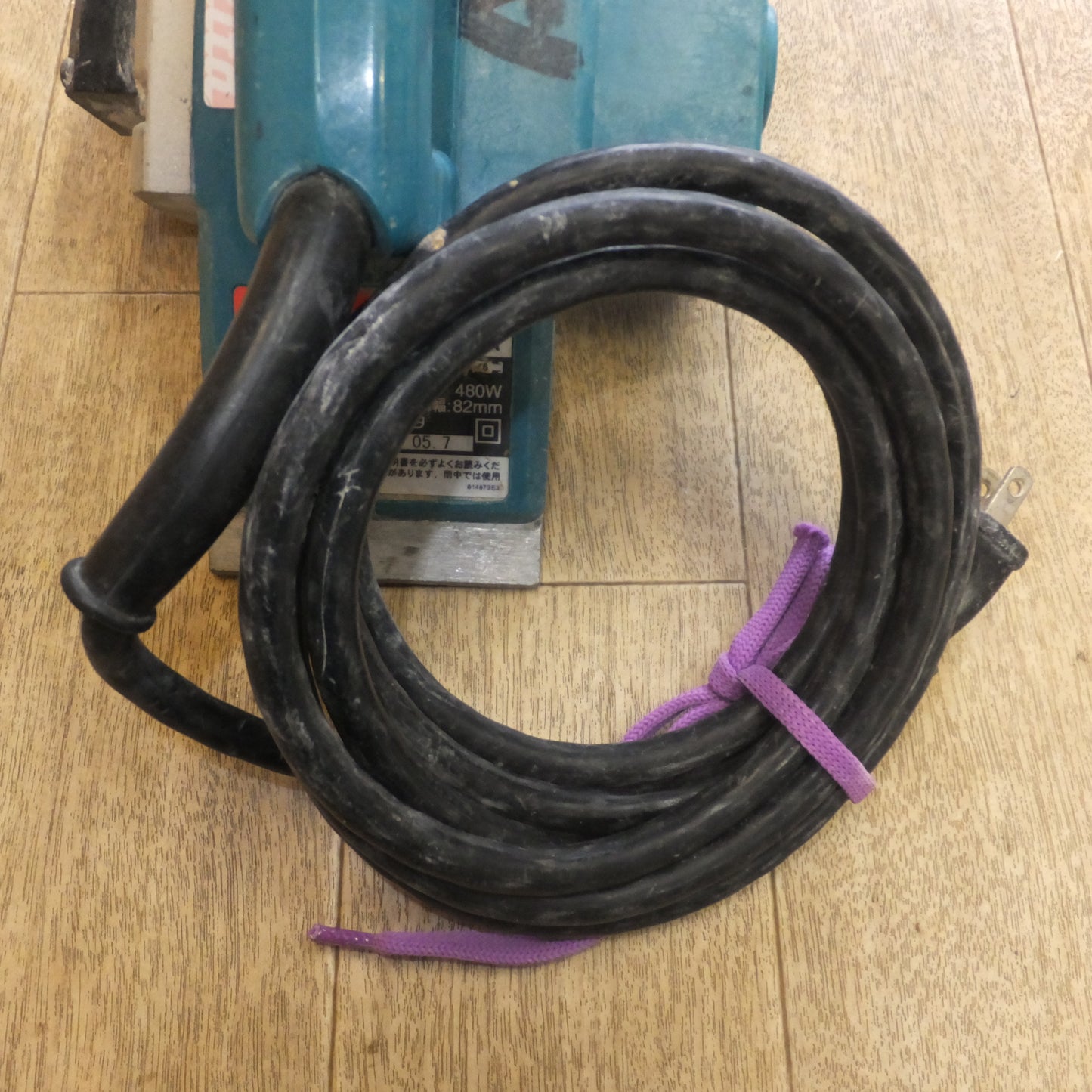 [送料無料]★マキタ makita 82mmカンナ 1800BA　有効切削幅 82mm　100V 5A 50-60Hz 480W★