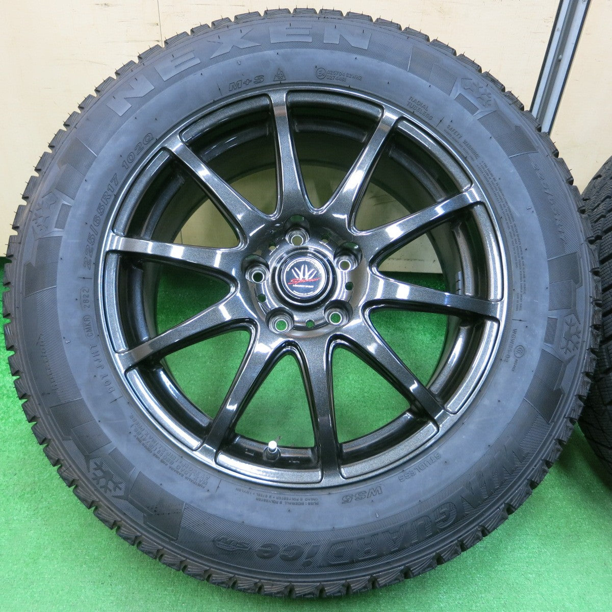 *送料無料* バリ溝！22年！キレイ！9.5分★スタッドレス 225/65R17 ネクセン ウィンガード アイス SUV LOXARNY SPORT BADX ロクサーニ PCD114.3/5H★4022009イス