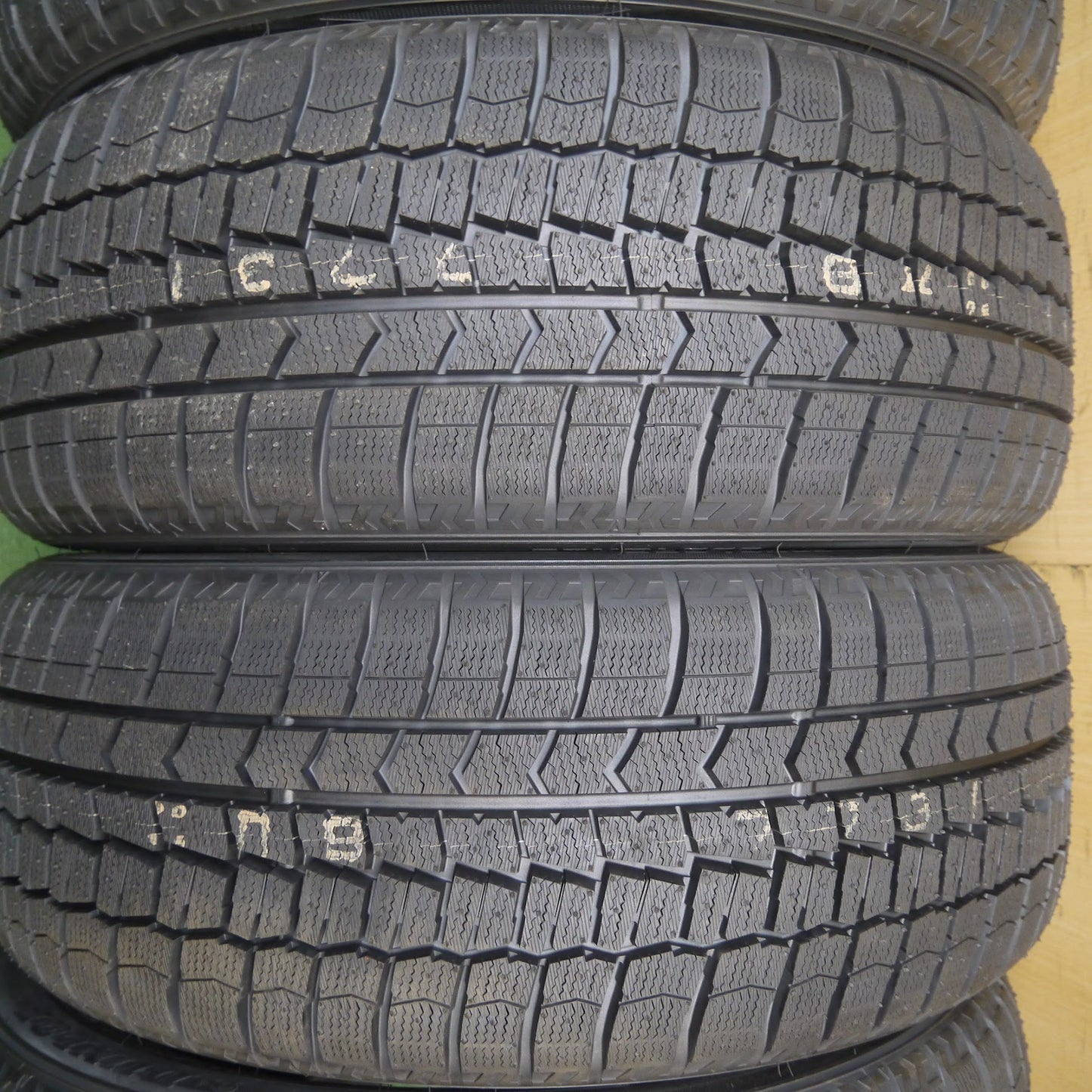 [送料無料]未使用★スタッドレス 225/50R18 ダンロップ ウインターマックス WM02 DSST タイヤ 18インチ C-HR エスティマ BMW 等★3040709クスタ