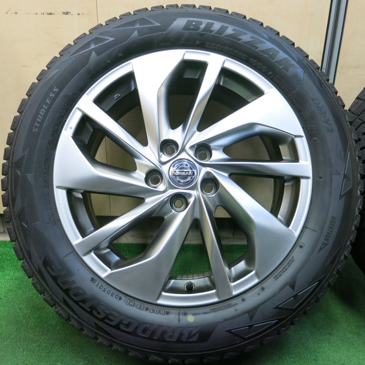 バリ溝 綺麗 9.5分☆スタッドレス 225/60R18 ヨコハマ アイスガード