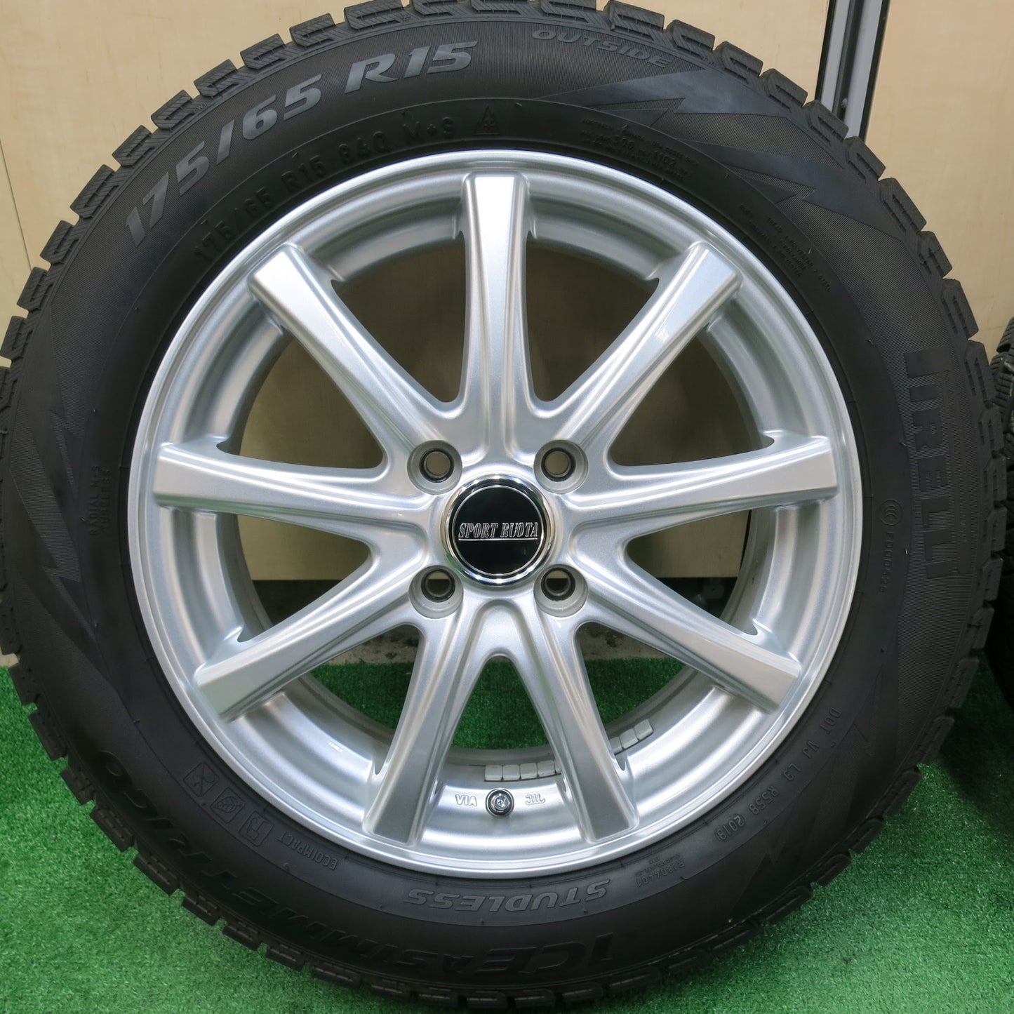 [送料無料]バリ溝！キレイ！9分★スタッドレス 175/65R15 ピレリ アイスアシンメトリコ SPORT RUOTA 15インチ PCD100/4H★3033001ヒス