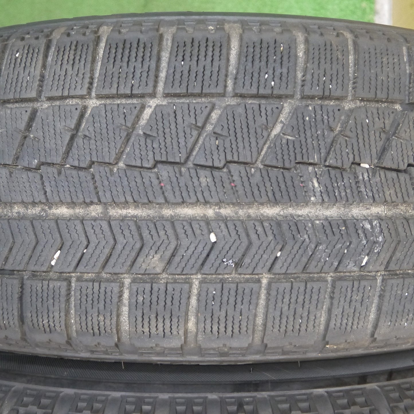 [送料無料]キレイ！19年★スタッドレス 215/60R17 ブリヂストン ブリヂストン VRX Exceeder HOT STUFF エクシーダー 17インチ PCD114.3/5H★3071703クス