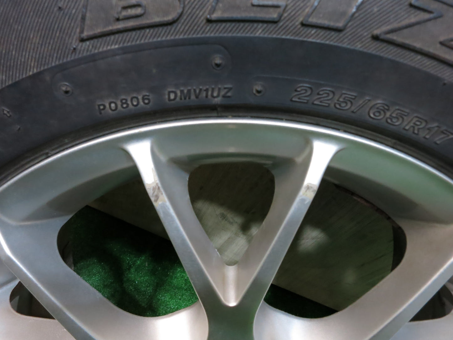 [送料無料]4本価格★スタッドレス 225/65R17 HOKUTO Racing ブリヂストン ブリザック DM-V1 ホクト レーシング 17インチ PCD100 114.3/5H マルチ★2120202Hス