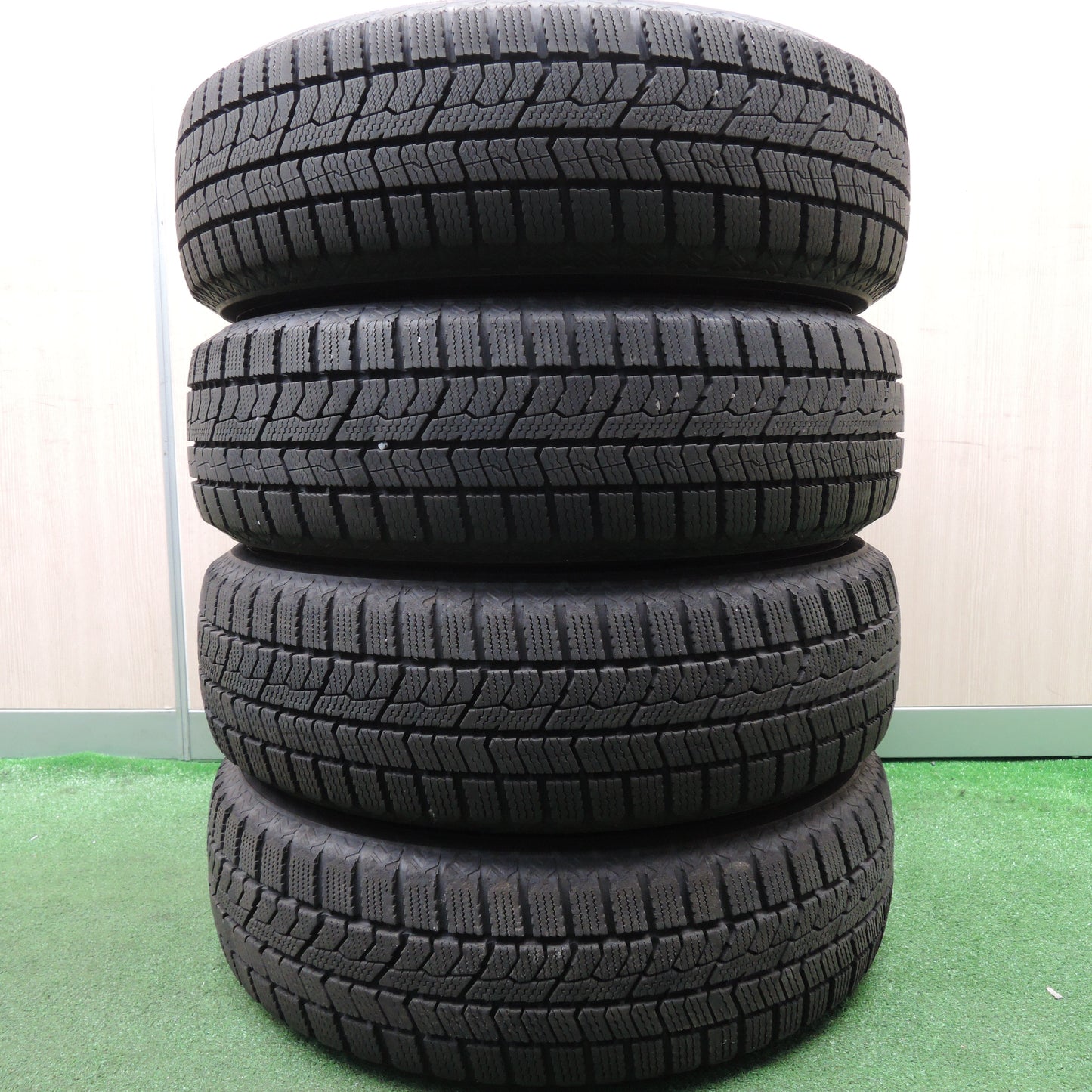 *送料無料*バリ溝！21年！キレイ！9.5分以上★スタッドレス 165/70R14 トーヨー オブザーブ GIZ2 MRT Premium 14インチ PCD100/4H★4011311HAス